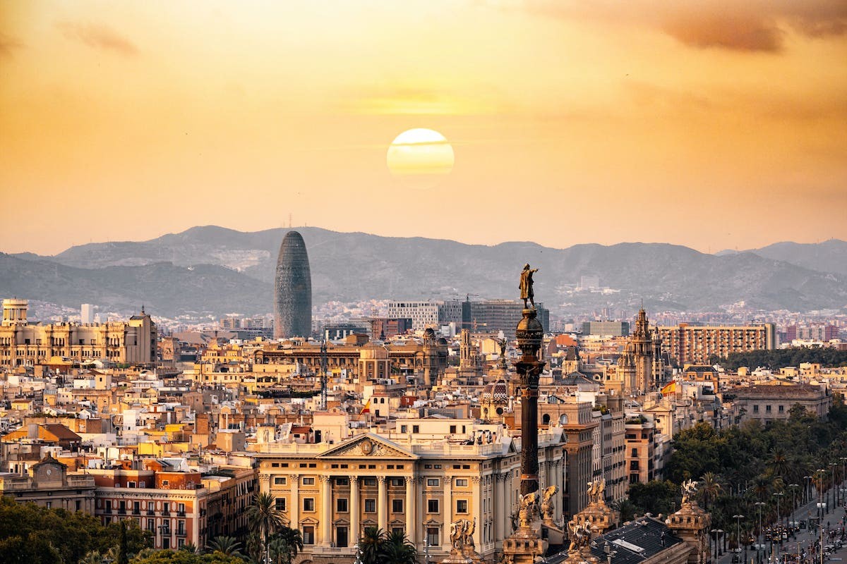 Vistes de la ciutat que té l'artista embogit: Barcelona 